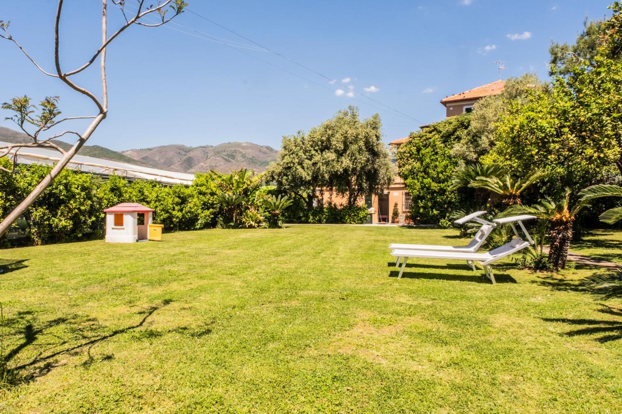 Agriturismo Giorgi Appartamenti In Riviera Ligure 알벤가 외부 사진