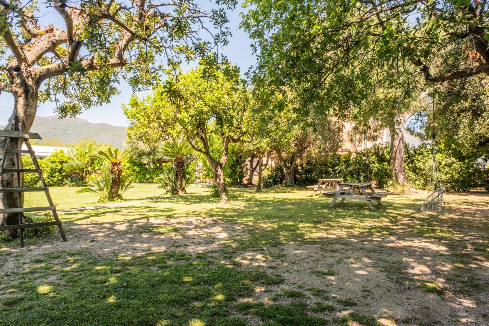 Agriturismo Giorgi Appartamenti In Riviera Ligure 알벤가 외부 사진