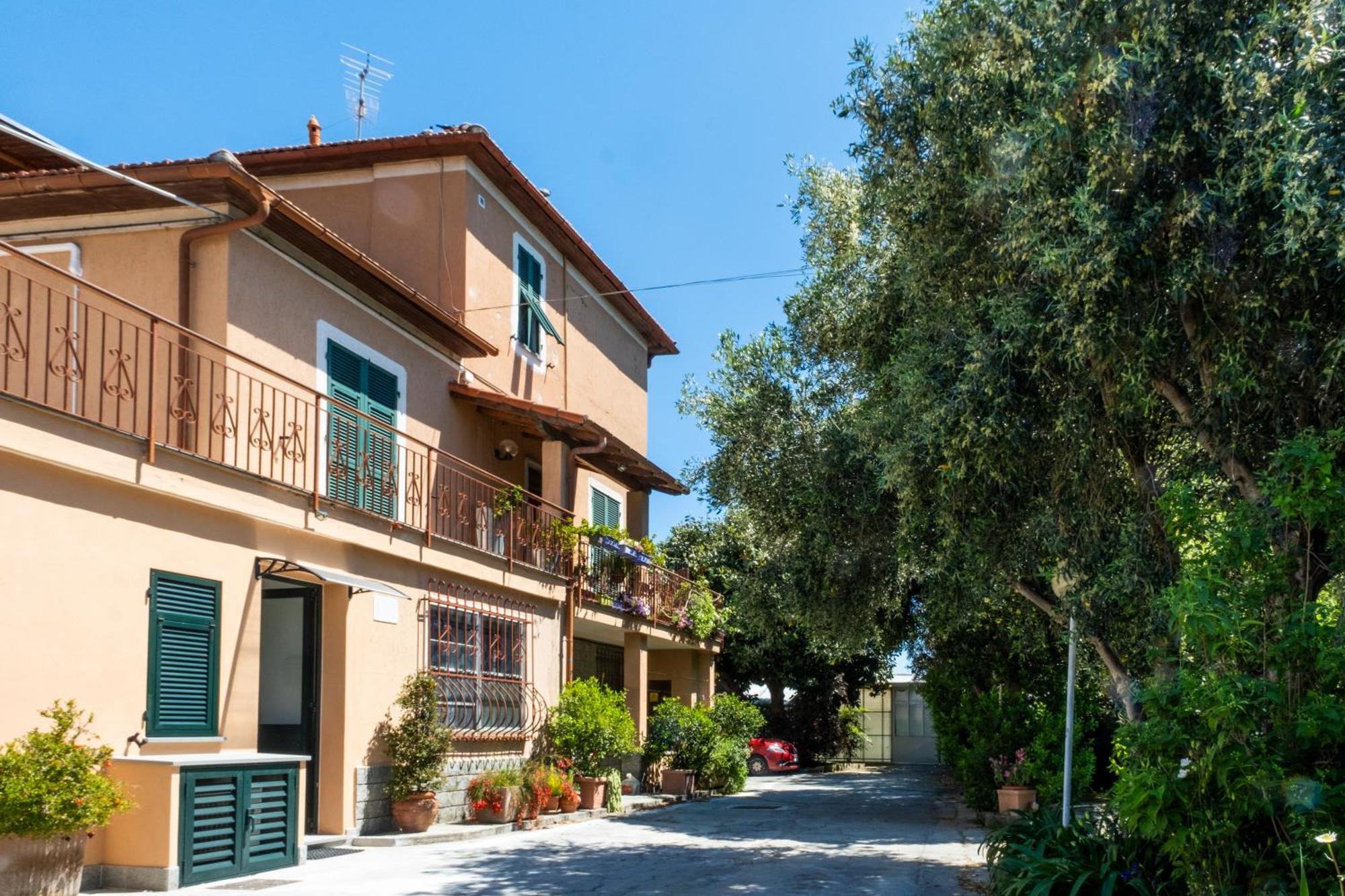 Agriturismo Giorgi Appartamenti In Riviera Ligure 알벤가 외부 사진