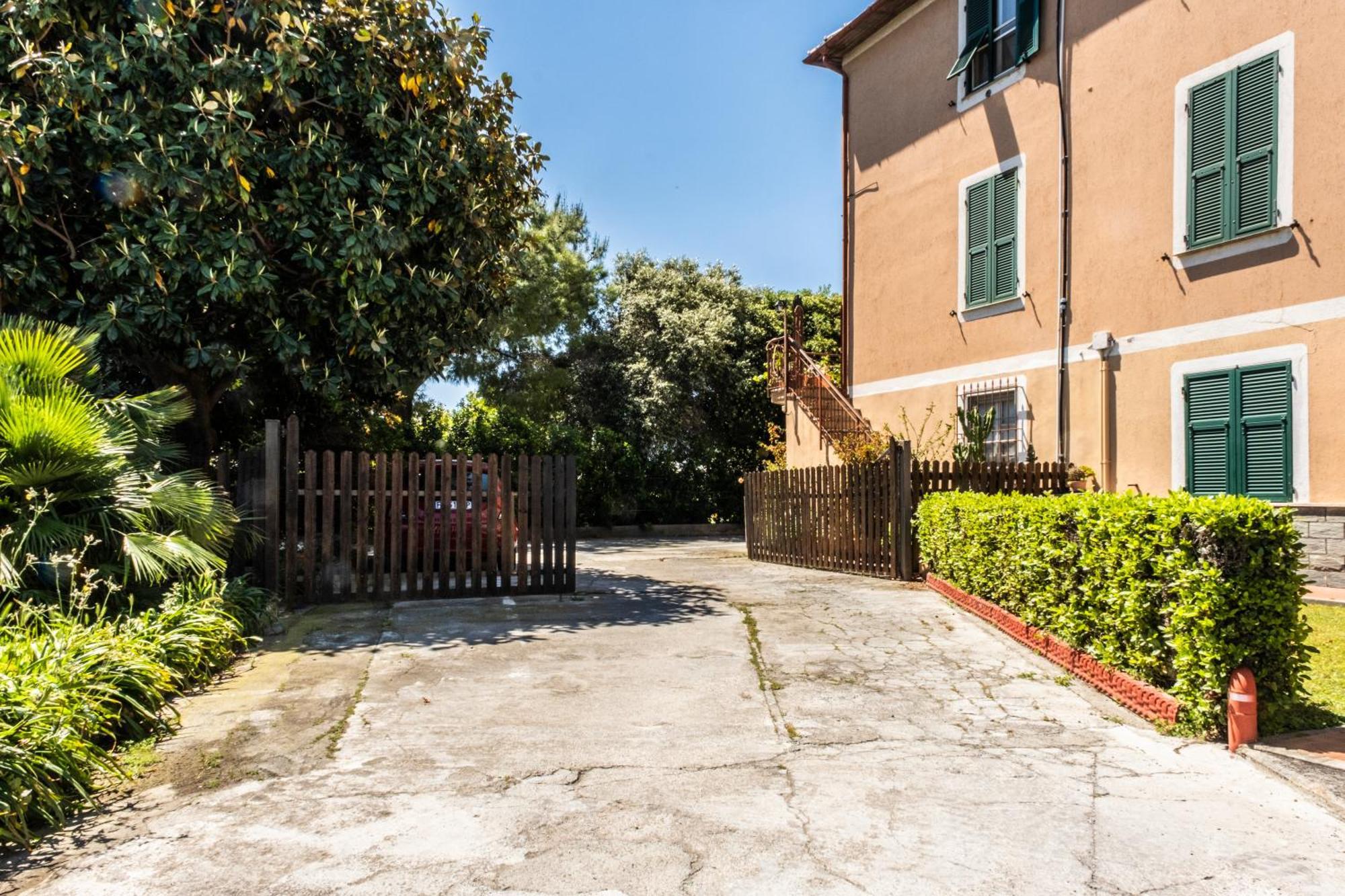 Agriturismo Giorgi Appartamenti In Riviera Ligure 알벤가 외부 사진